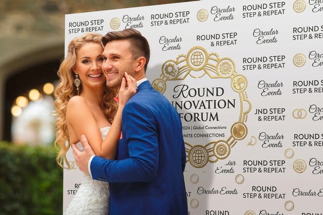 Round Step and Repeat