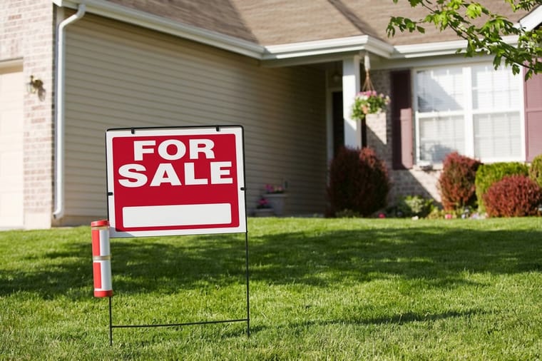 Yard signs from 4OVER4, the always-on advertisement of a security systems installer