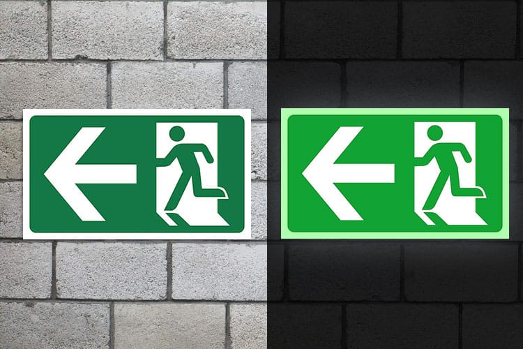 what is coroplast signs - Reflective Coroplast 3 by 4OVER4.COM